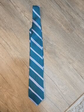 NWT! Brooks Brothers Green Stripe Silk Tie